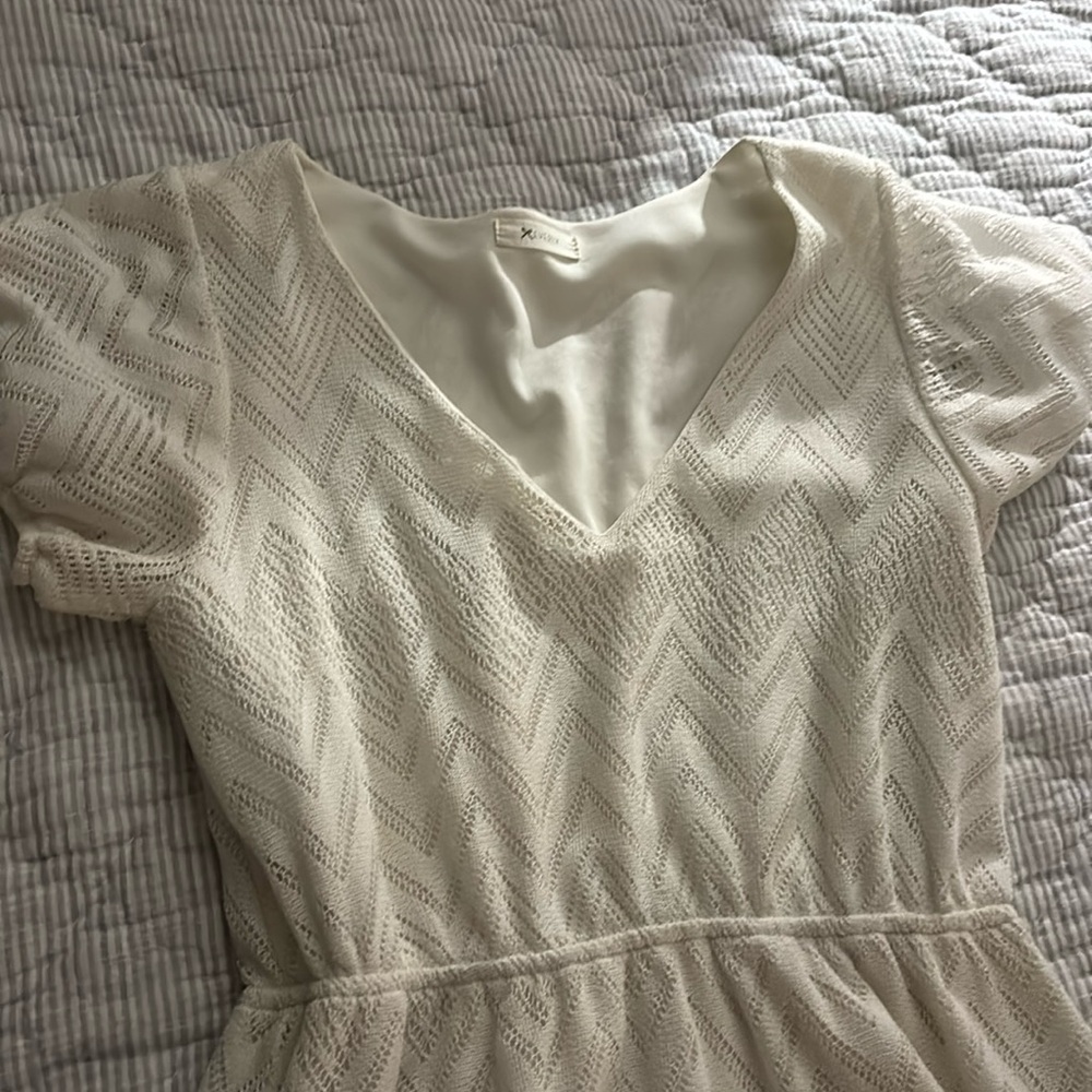 White everly dress with built in liner